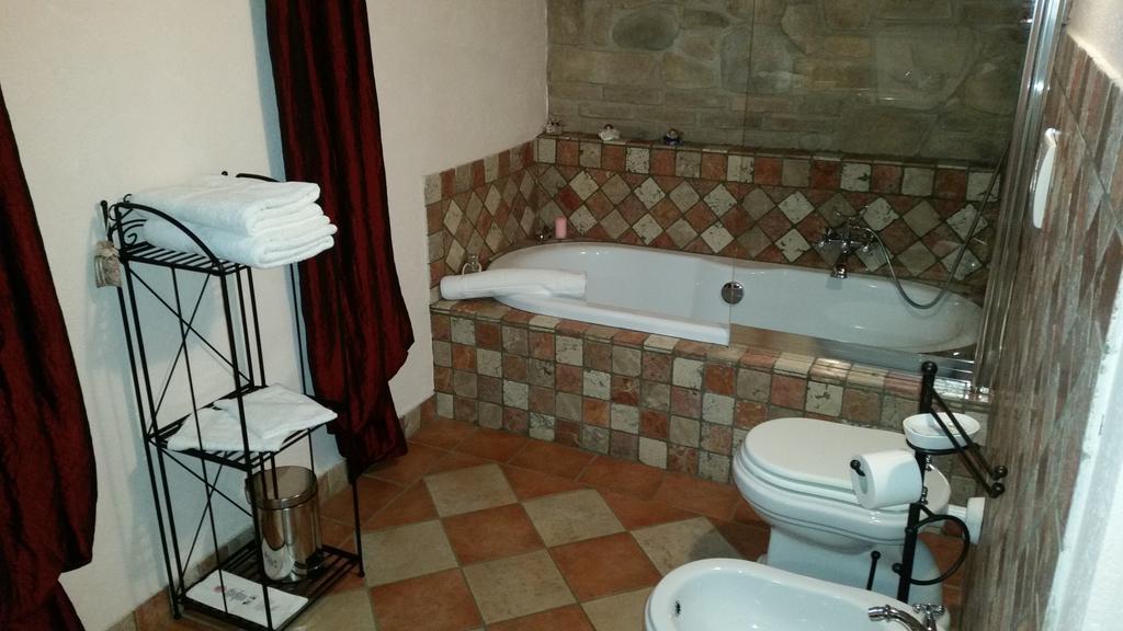 Villa Laura B&B Fossano Zimmer foto